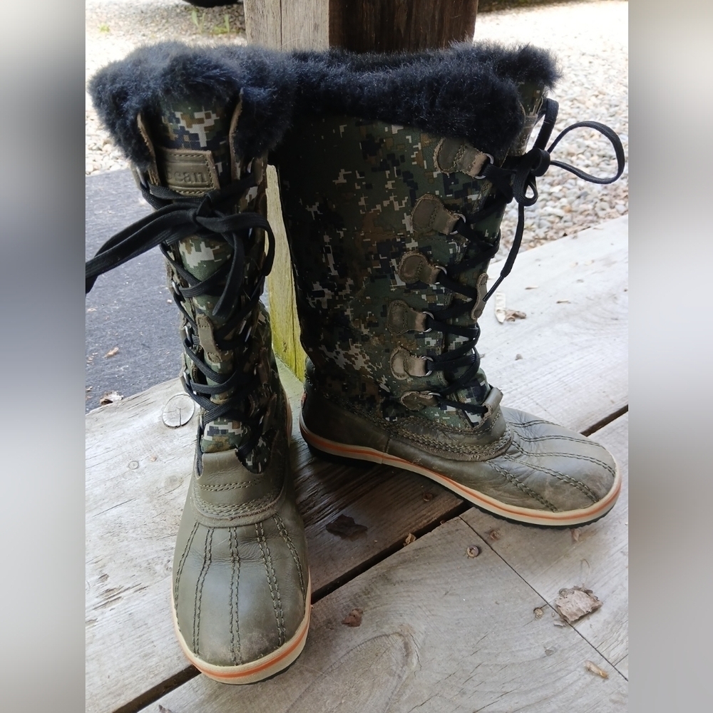 LL Bean Women’s Faux Fur Lined Camouflage Tek Primaloft  Boots Size 6